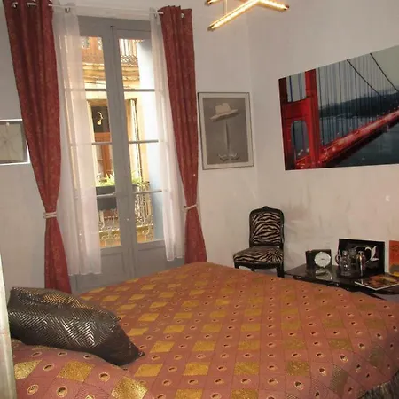 Maison De Maitre In Historic Town Centre